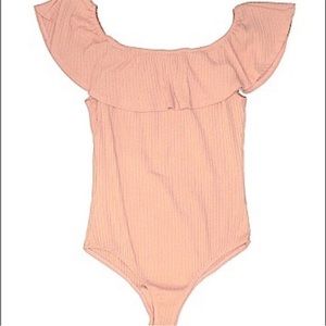 NWT Kendall & Kylie for PACSUN Pink Ruffle Bodysuit S